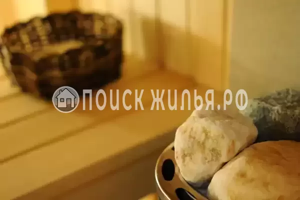 Отель «Подсолнухи», Пирочи