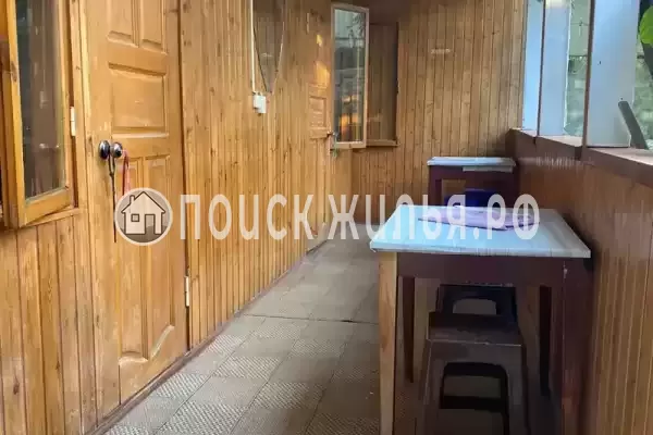 «У Карины», Лоо «У Карины», Лоо