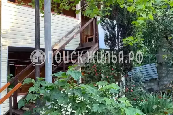 «У Карины», Лоо «У Карины», Лоо