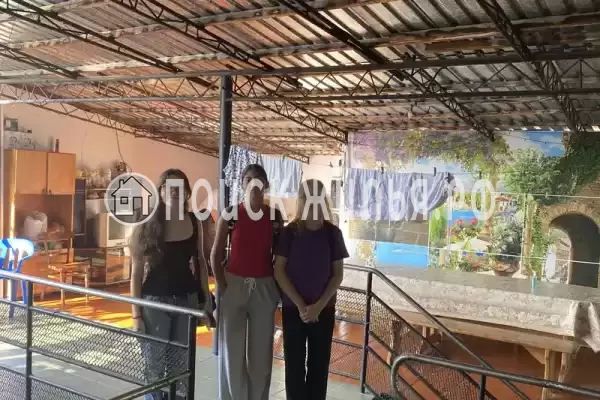 «У Карины», Лоо «У Карины», Лоо