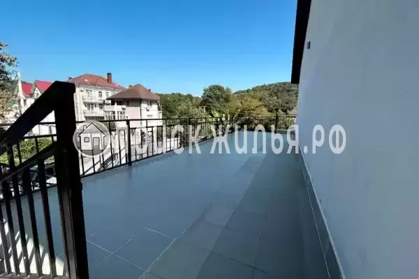 «Тропики», Лоо