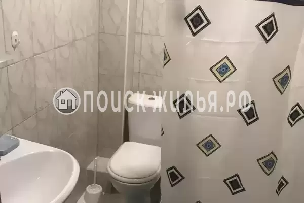 «Тропики», Лоо