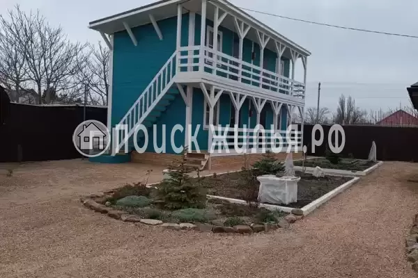 «На Набережной»