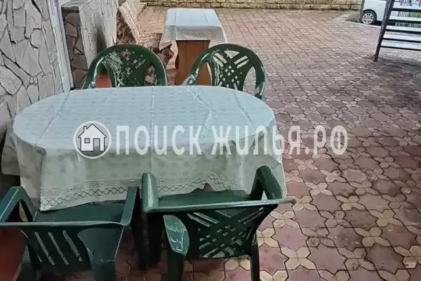 «На Гусь-Хрустальный», Лоо