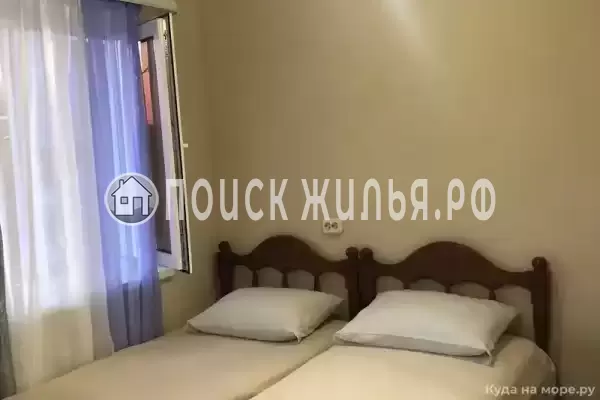 Гостиница, Чукбар 1 переок, д.14, Сухум