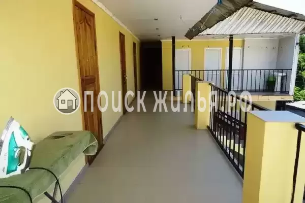 «У Анжелы», Лоо