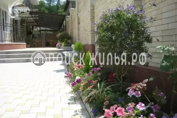 Гостиница «Лили», Лоо