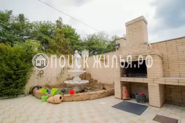 Гостиница «Лили», Лоо