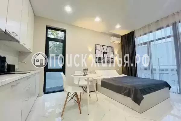 Апартаменты «С бассейном и балконом», Вардане