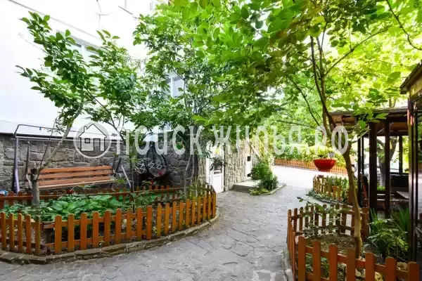 «На Ароматной», Судак