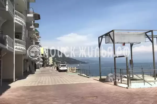 «Лилия», Утёс