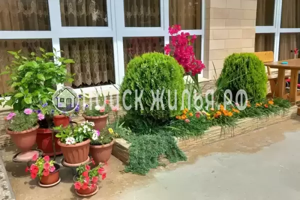 «Витраж», Лоо