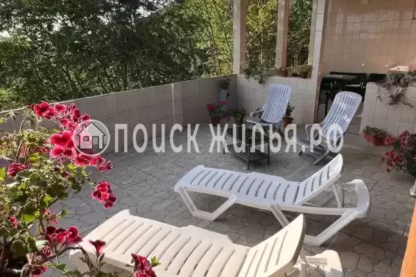 «У роберта», Лоо «У роберта», Лоо