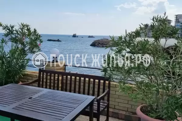 Отель «Корона», Алушта