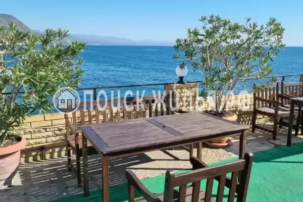 Отель «Корона», Алушта