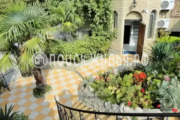 Отель «Корона», Алушта