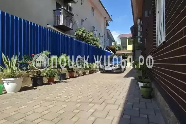 «Анюта», Адлер