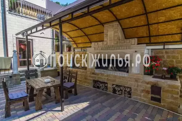 Гостиница «Золотая корона», Пляхо