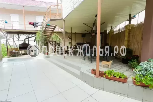 «AlexHoume», Небуг