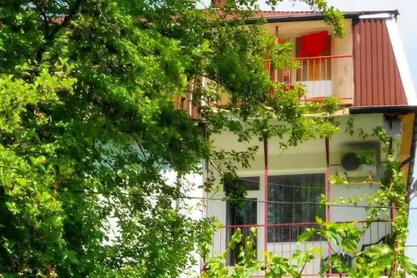 Гостевой дом «Hot-alushta», Республика Крым, Алушта, Горького, д. 5