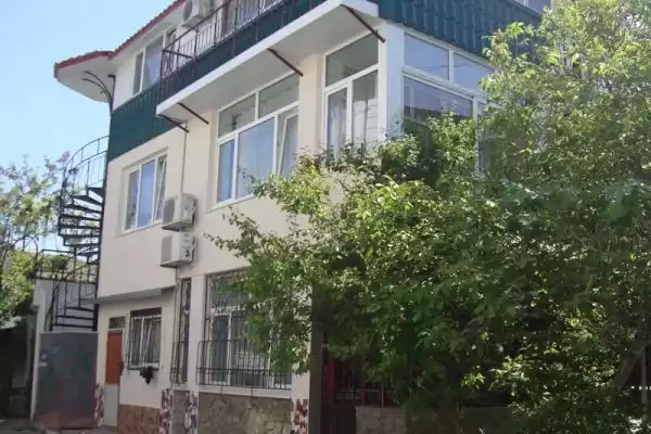 Гостевой дом «Алмаз и к», Республика Крым, Алушта, 15 Апреля, д. 39А