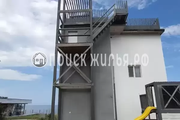 «Black_Bull_House», Щелкино