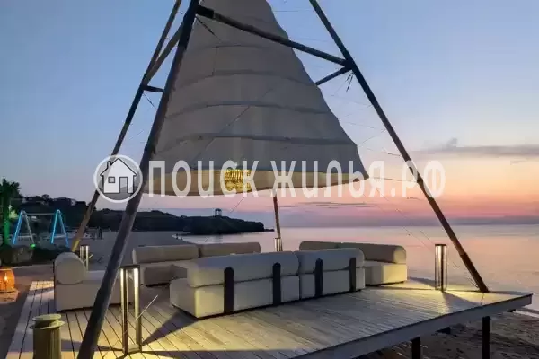 «Black_Bull_House», Щелкино