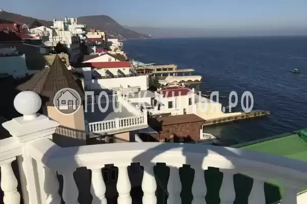 Отель «Laguna», Утёс