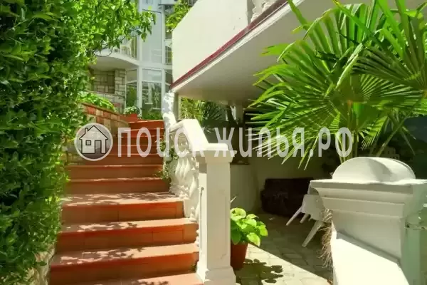 Гостиница «Наш дом», Алушта