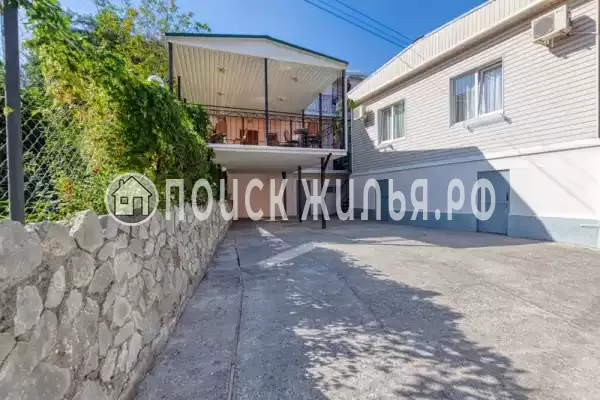 «Дельфин», Республика Крым, Алушта, Горького, д.3