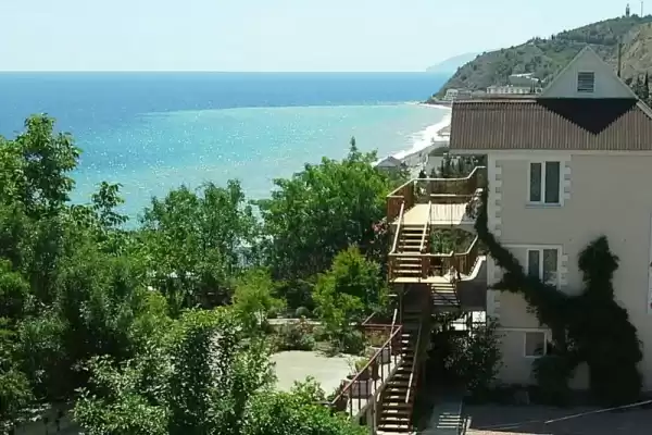 Частный сектор «Усадьба Лукоморье», Республика Крым, Алушта, Лучистая, д. 15