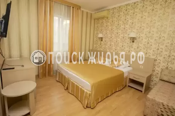 «Лора», Адлер