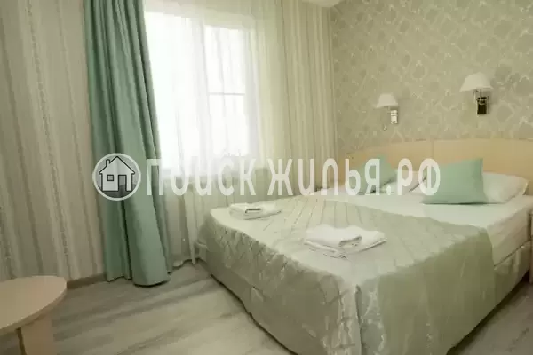 «Лора», Адлер