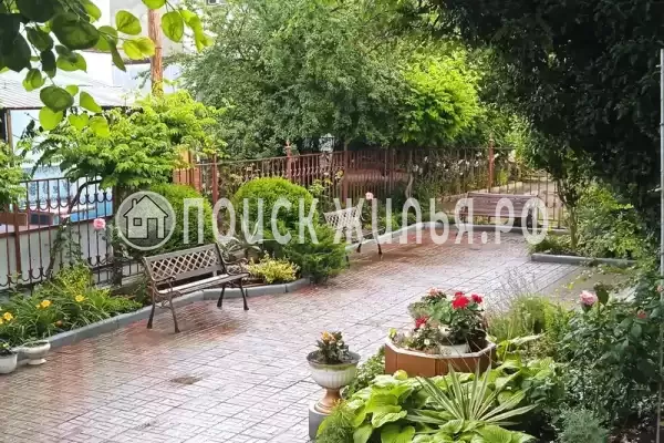 Гостиница «Зеленый дом у маяка», Саки Гостиница «Зеленый дом у маяка», Саки