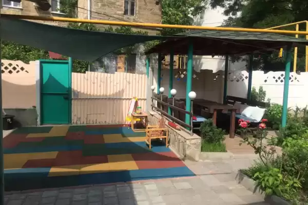 Частный сектор «Дом под ключ в центре», Республика Крым, Феодосия, Вити Коробкова, д. 9