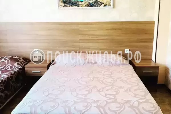 «Анна», Адлер