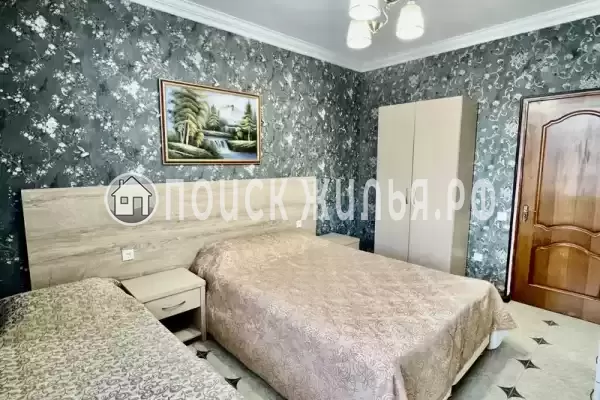 «Анна», Адлер