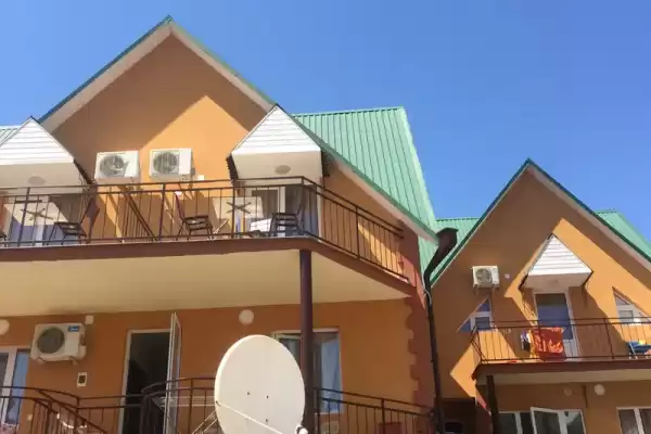 Гостевой дом «С дельфинами», Краснодарский край, Сочи, Адлер, Просвещения, д. 87А