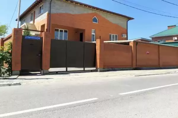 Гостевой дом «У Валентины», Краснодарский край, Кабардинка, Партизанская, д. 15А
