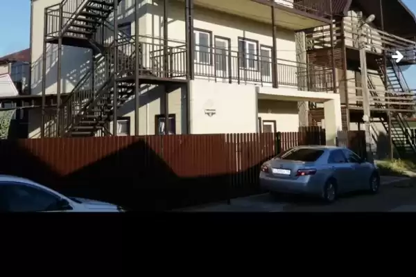 Частный сектор «Дион», Краснодарский край, Голубицкая, Приазовская, д. 12