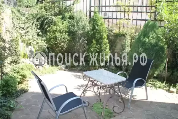 Гостиница «Софи Голд», Лазурное