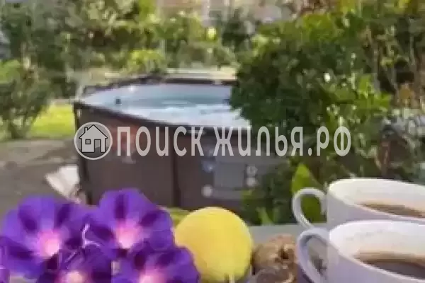 Отель "Леона", Гудаута, ул. Гия, д. 58