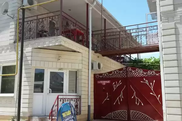 Гостевой дом «Наташа», Краснодарский край, Голубицкая, Песчаный переулок, д. 3