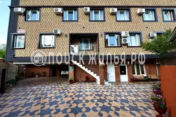 «Дольче вита», Небуг «Дольче вита», Небуг