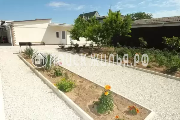 Частный сектор «Лана», Республика Крым, Евпатория, Октябрьская, д.8А Частный сектор «Лана», Республика Крым, Евпатория, Октябрьская, д.8А