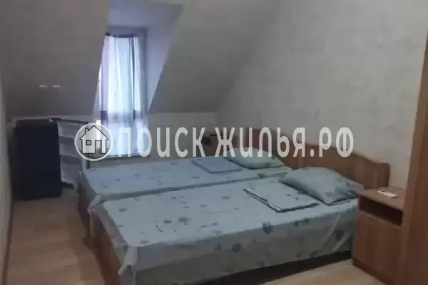 «София», Небуг