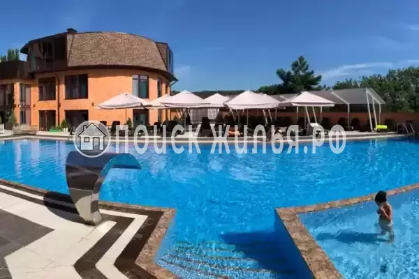 «Green hills», Пляхо