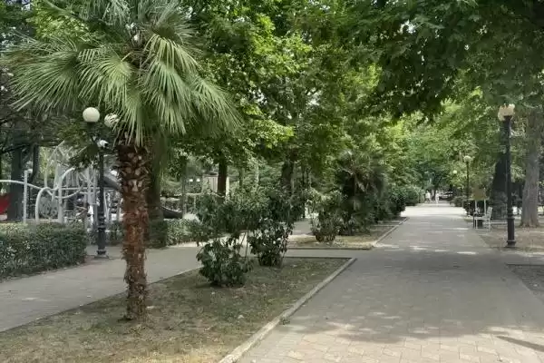 Квартира «С видом на сквер» Квартира «С видом на сквер»
