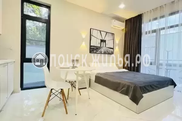 Апартаменты «С бассейном и балконом»