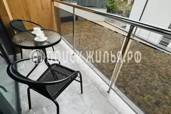 Апартаменты «С бассейном и балконом»